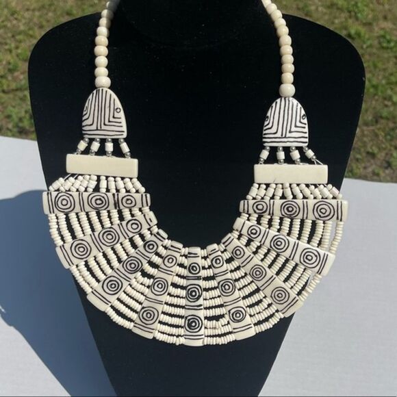 CAMEL BONETRIBLE NECKLACE